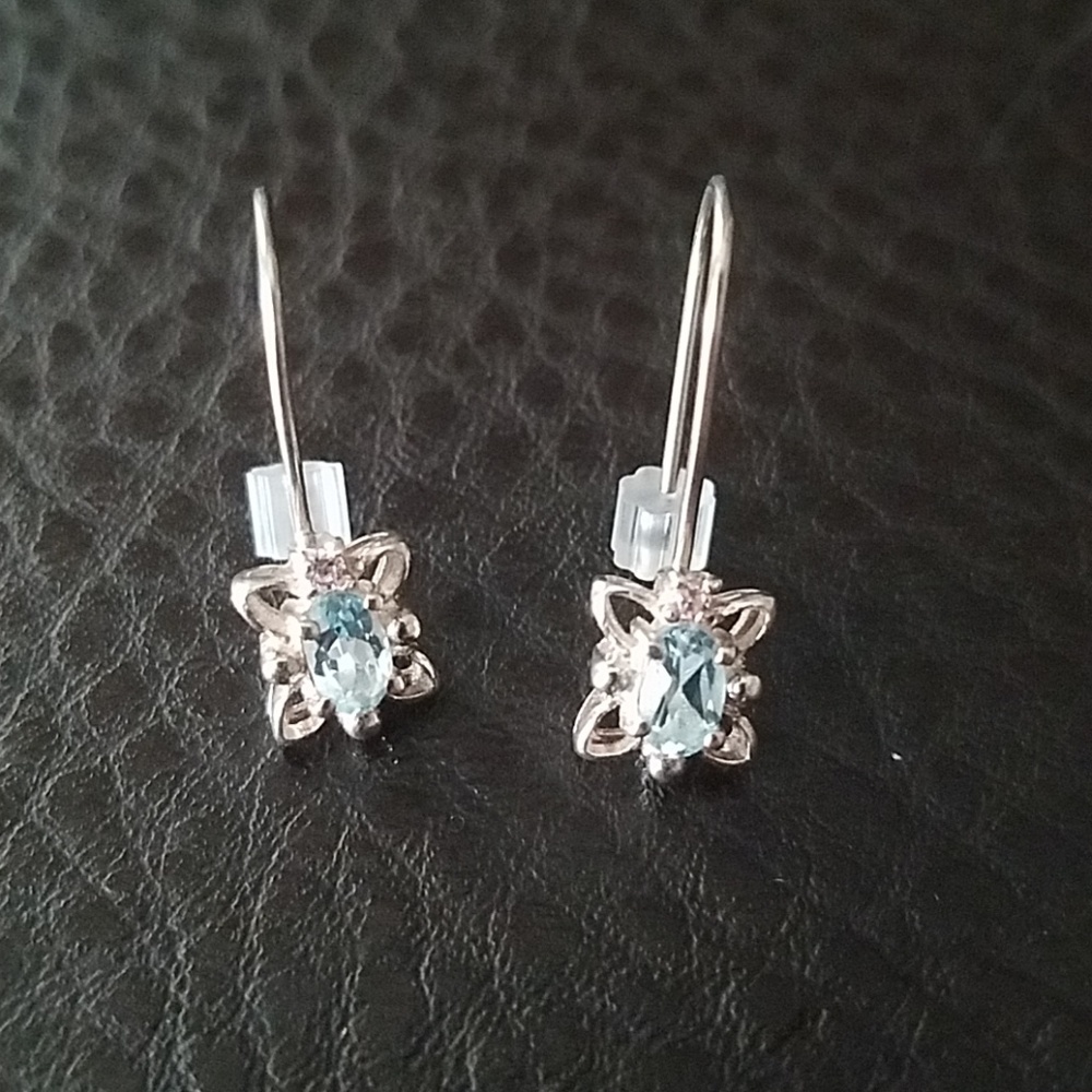 NWOT Avon sterling silver earrings